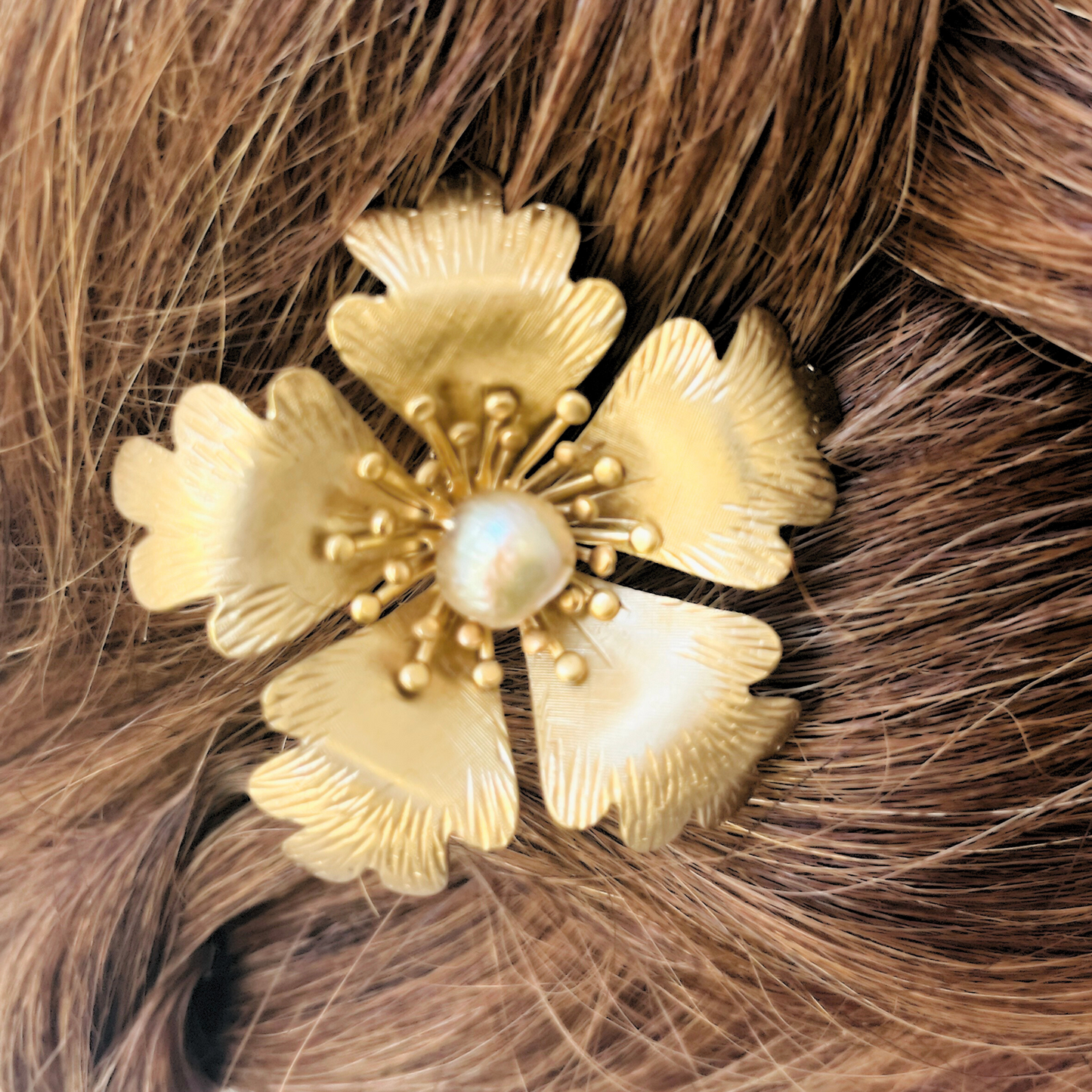 Mitsi Floral Hair Pin with a Freshwater Pearl